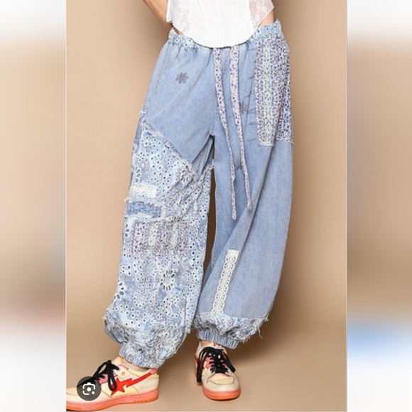 POL Floral Print Patchwork Twill Jogger Pants - Picture 3 of 9